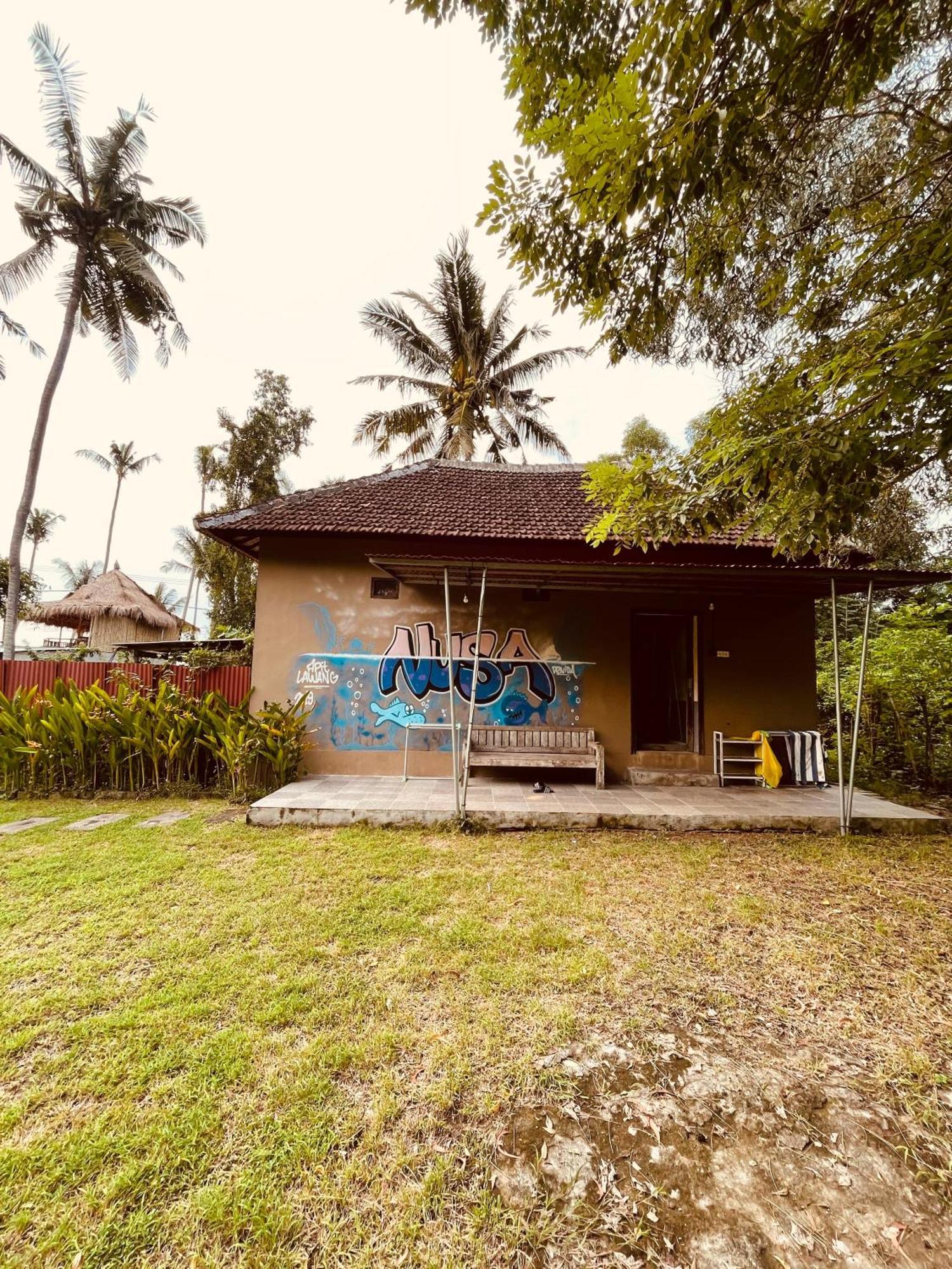 Pedidi Penida Hostel Batununggul Exterior photo